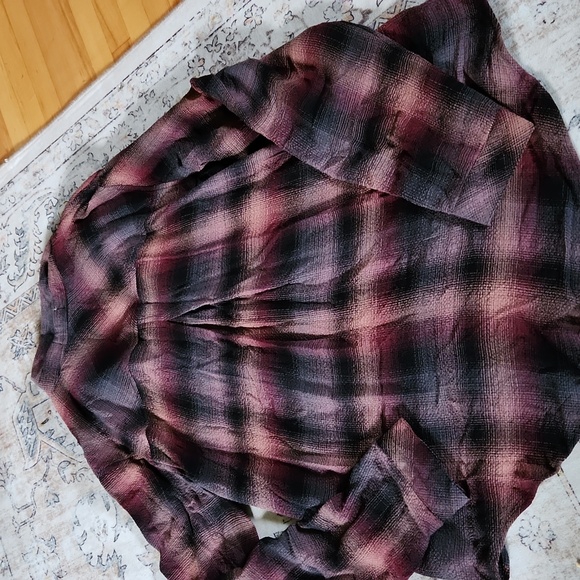 Cloth & Stone Women's Burgundy and Black Button Down Size Large - Picture 6 of 6